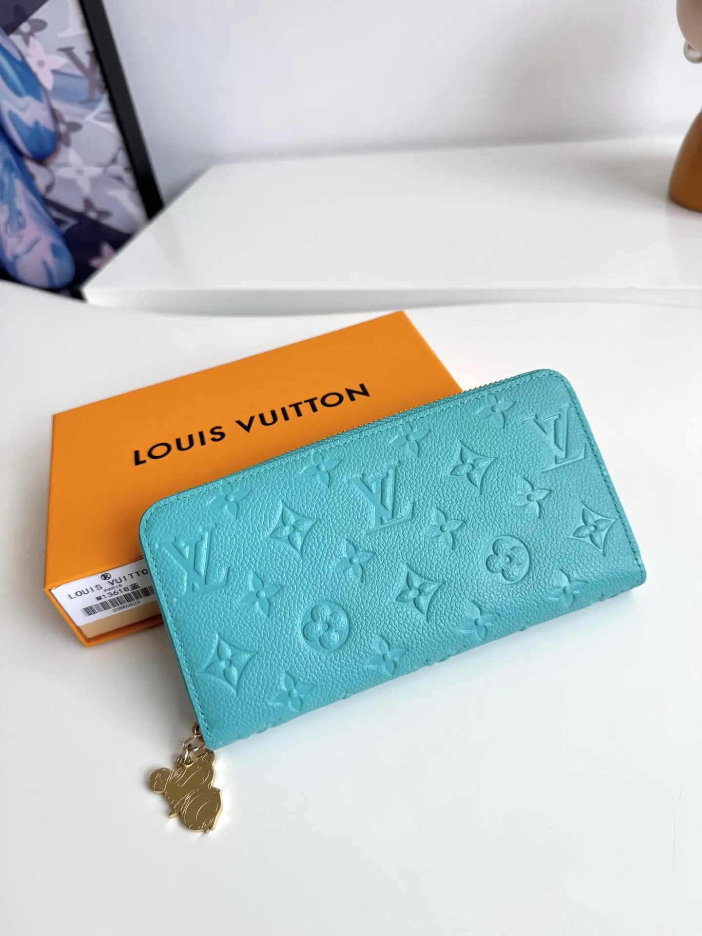Louis Vuitton Zippy Blue 19.5cm view 2