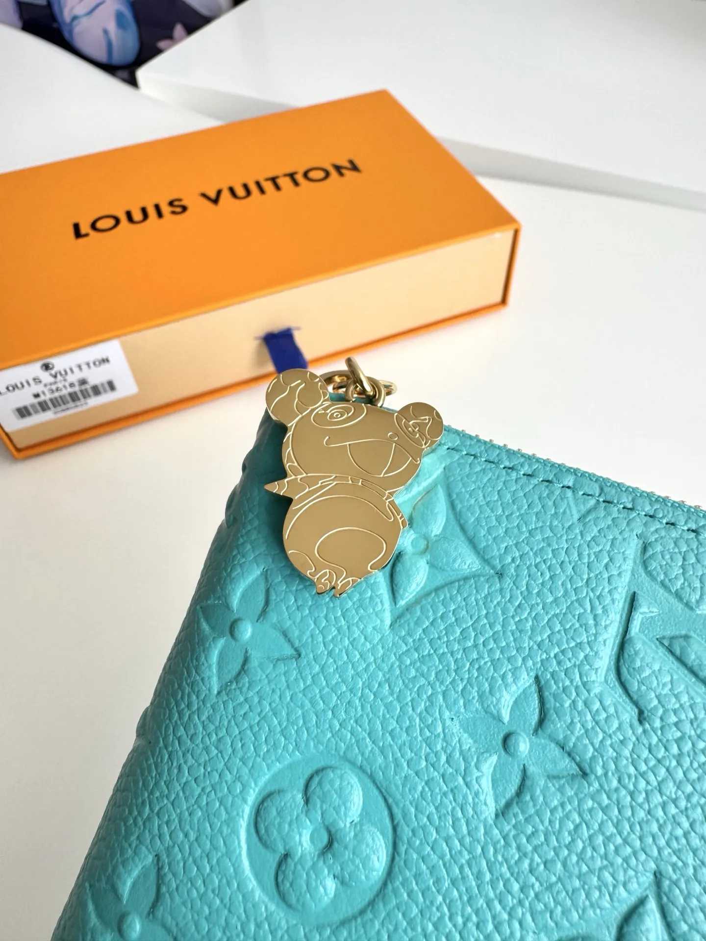 Louis Vuitton Zippy Blue 19.5cm view 6