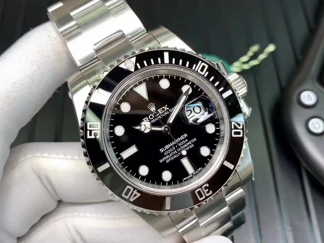 Black Submariner [e808e6] view 2