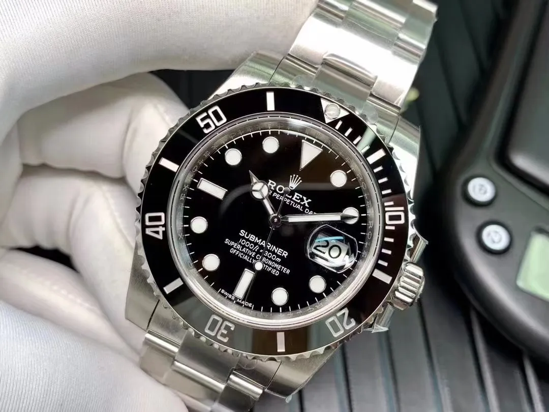 Black Submariner [e808e6] view 3