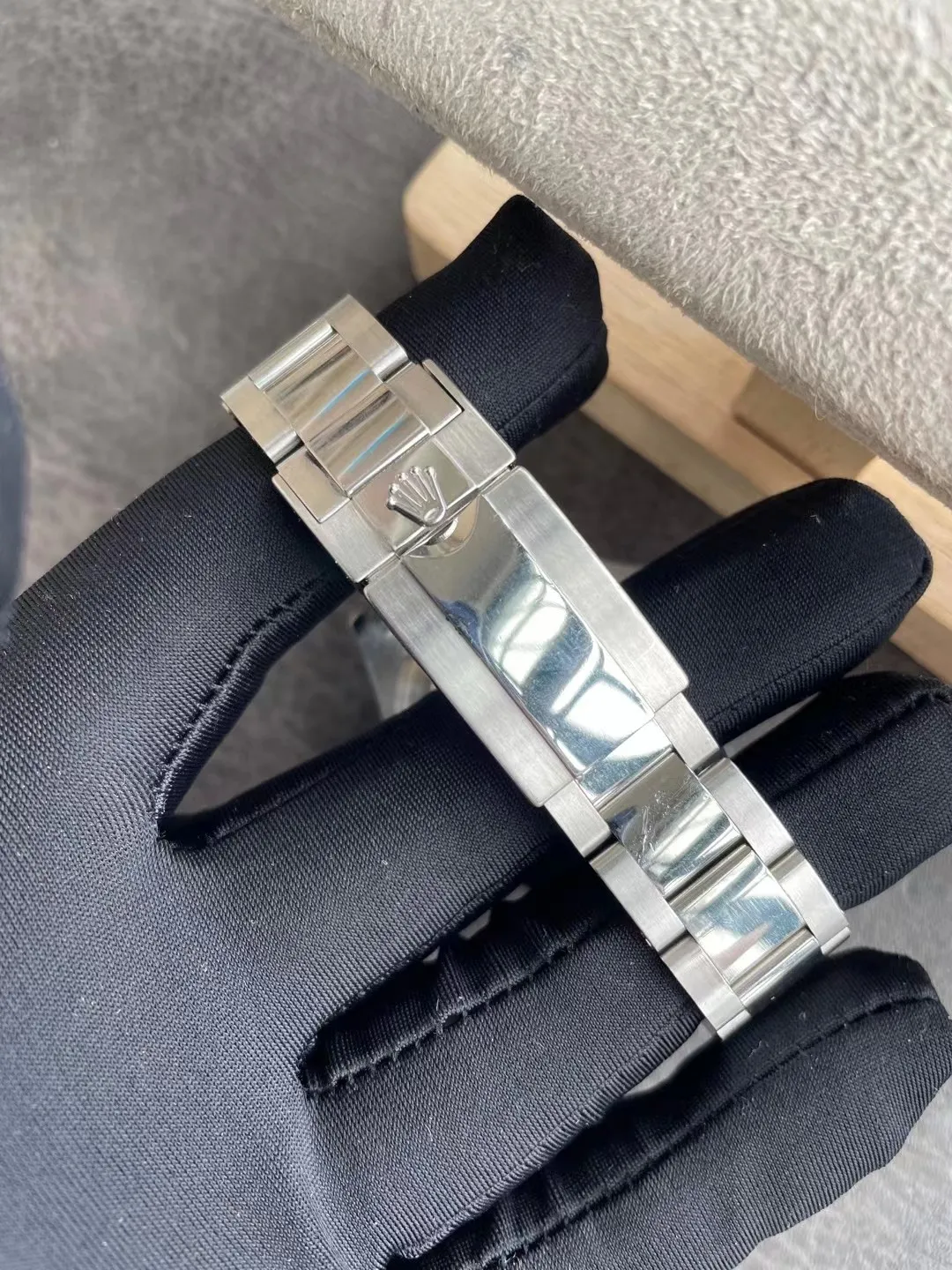 Blue Yacht Watch view 8