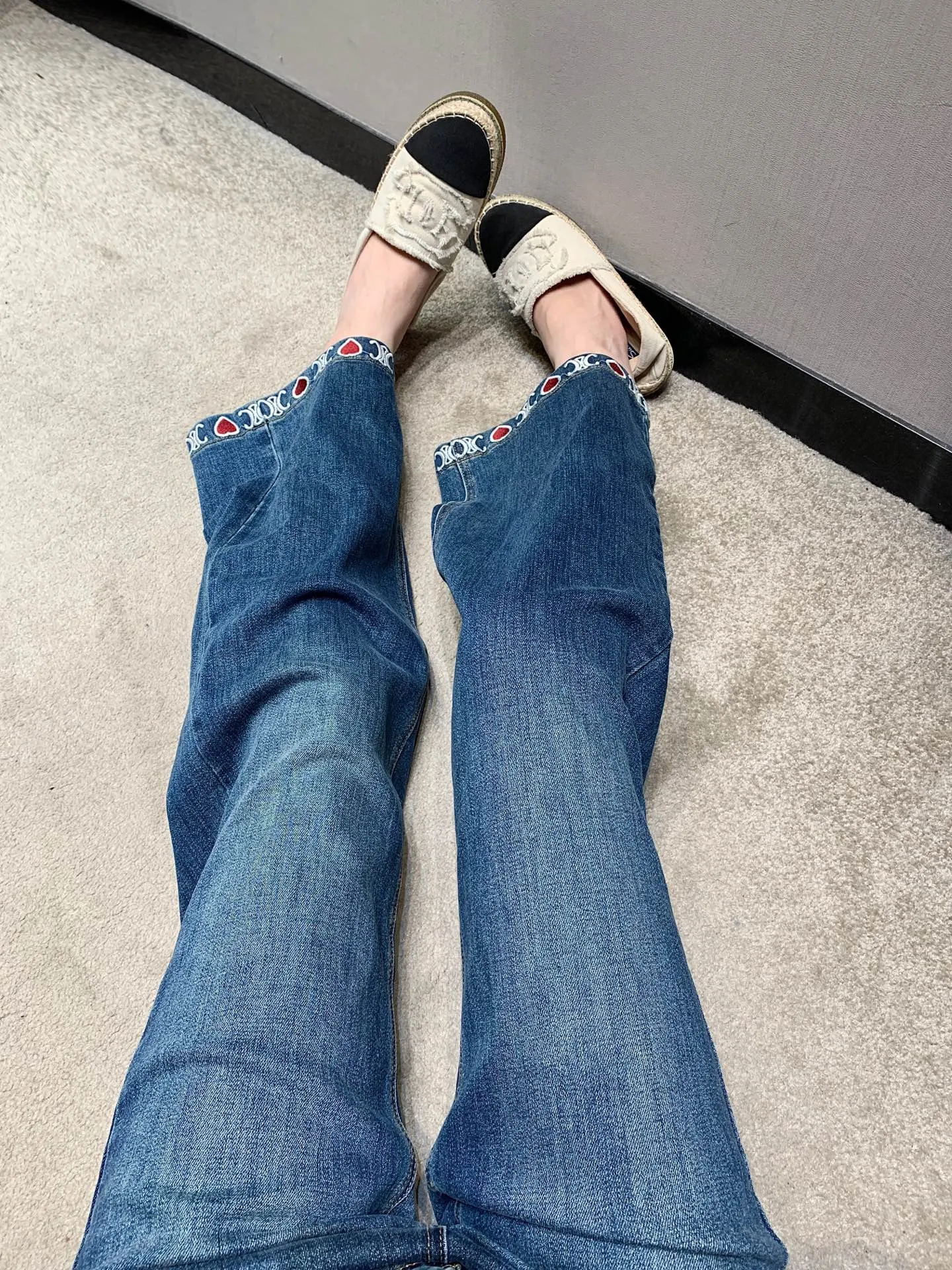 Arc de Triomphe Heart Jeans view 4